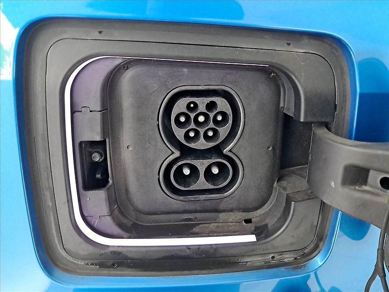 BMW i3 (2019) 94Ah BEV, SoH 89% - fotka 16 z 19