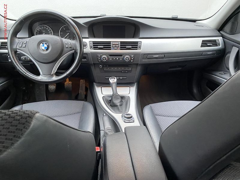 BMW Řada 3 (2008) 2.0D 320d xDrive, Bixen - fotka 8 z 17