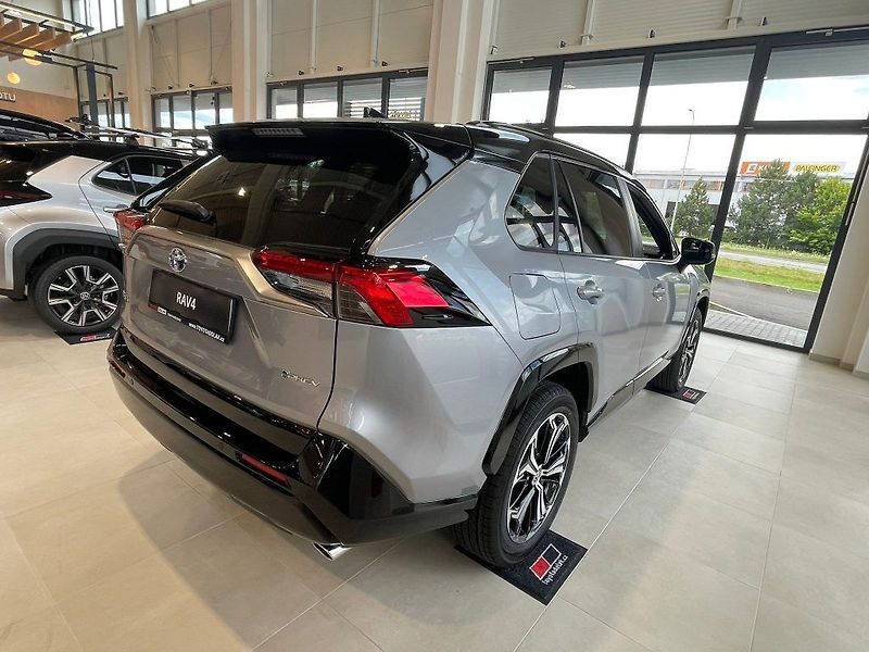 Toyota RAV4 2.5 4x4 Plug-In Selection - fotka 7 z 25