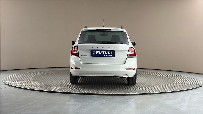 Škoda Fabia 1.0 TSI Ambition Combi - fotka 5 z 24