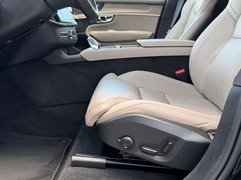 Volvo XC90 B5 PLUS, 360°, VZDUCH, VENTILA - fotka 10 z 25
