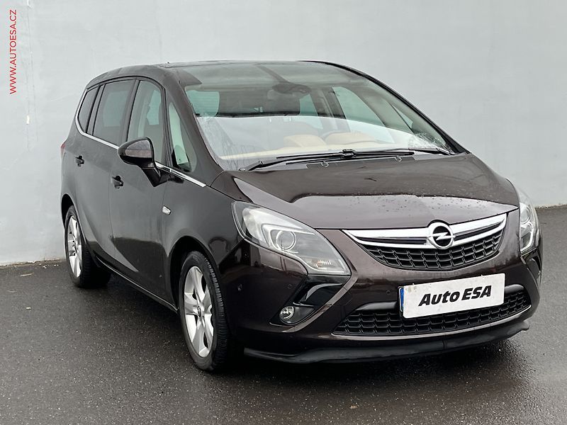 Opel Zafira (2016) 1.4T, ČR, AT, navi, park - fotka 1 z 24