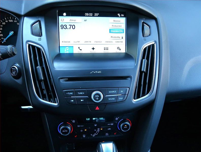 Ford Focus (2018) ST-Line 1.5 EcoBoost, Automat - fotka 12 z 17