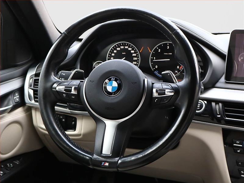 BMW X6 (2016) xDrive30d - fotka 14 z 25