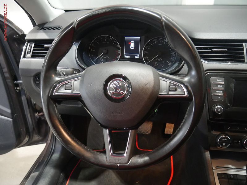 Škoda Octavia (2014) 2.0 TDi, ČR, DSG - fotka 12 z 19