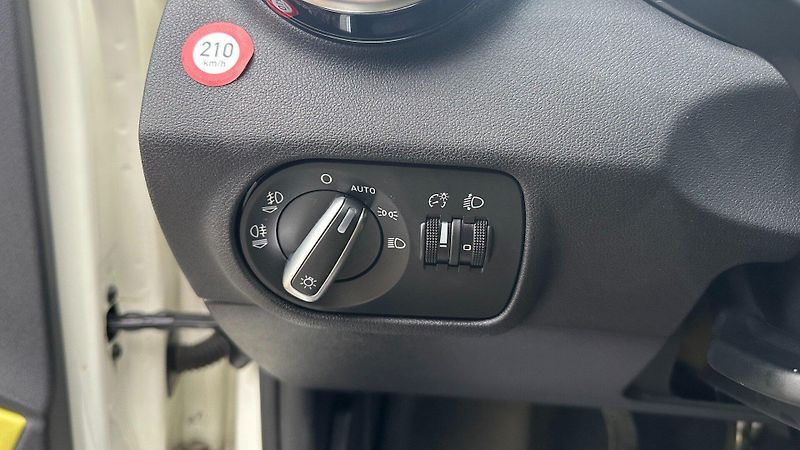 Audi A1 (2011) 1.4TFSi 90kW*Pano*Alu*PDC* - fotka 11 z 24
