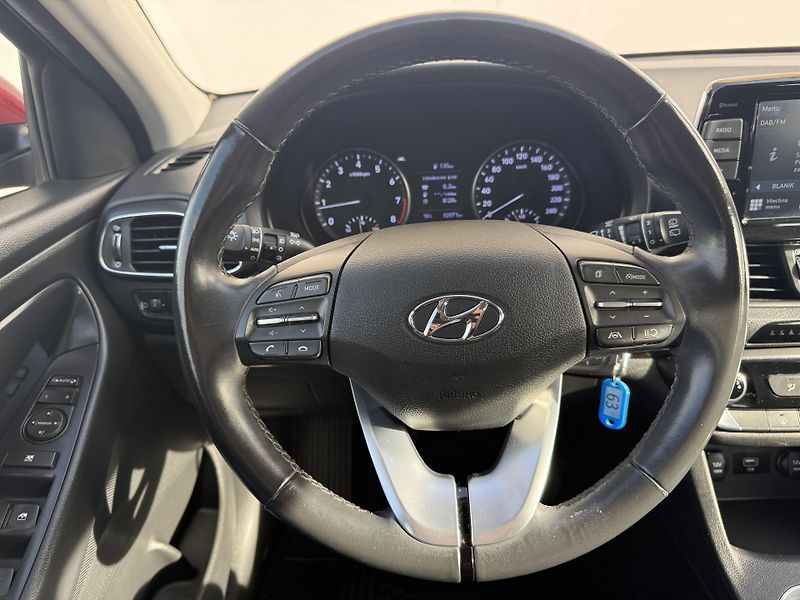 Hyundai i30 1.5 DPi 81kW Smart - fotka 13 z 17