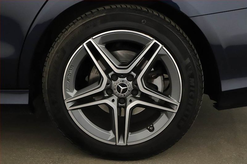 Mercedes-Benz Třídy E (2020) AMG Paket E 220 d 4MATIC - fotka 12 z 21
