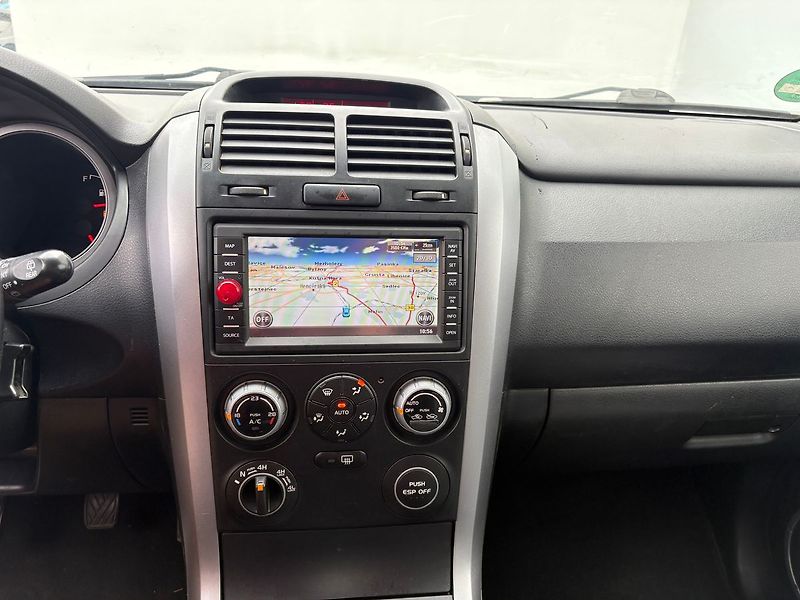 Suzuki Grand Vitara 1.9DDiS, 95kW, Tažné, 4x4 - fotka 10 z 20