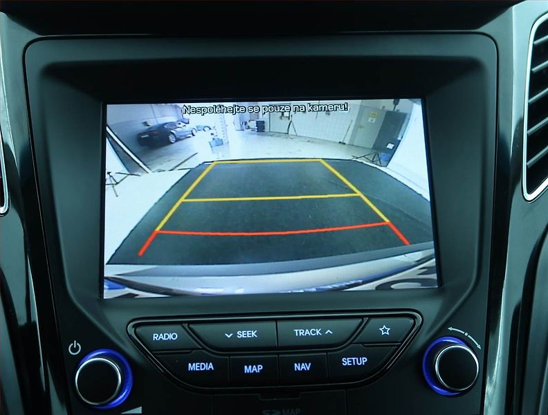 Hyundai i40 (2019) 1.6 CRDi, Serv.kniha, Navi - fotka 17 z 18