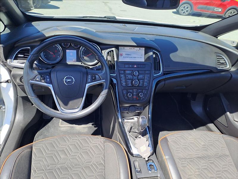 Opel Cascada 2,0 CDTI 121kW KABRIOLET - fotka 8 z 18