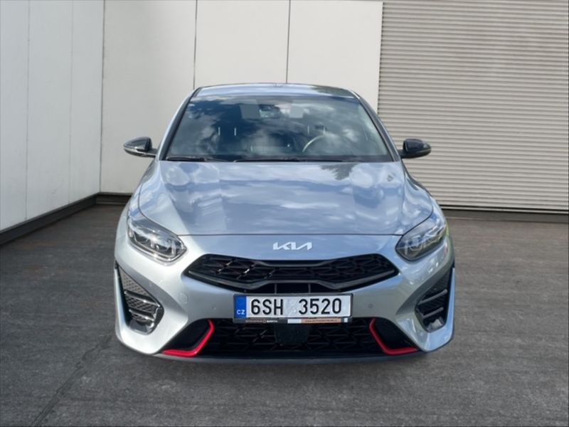 Kia ProCeed 1,6 T-GDI GT AT - fotka 2 z 11