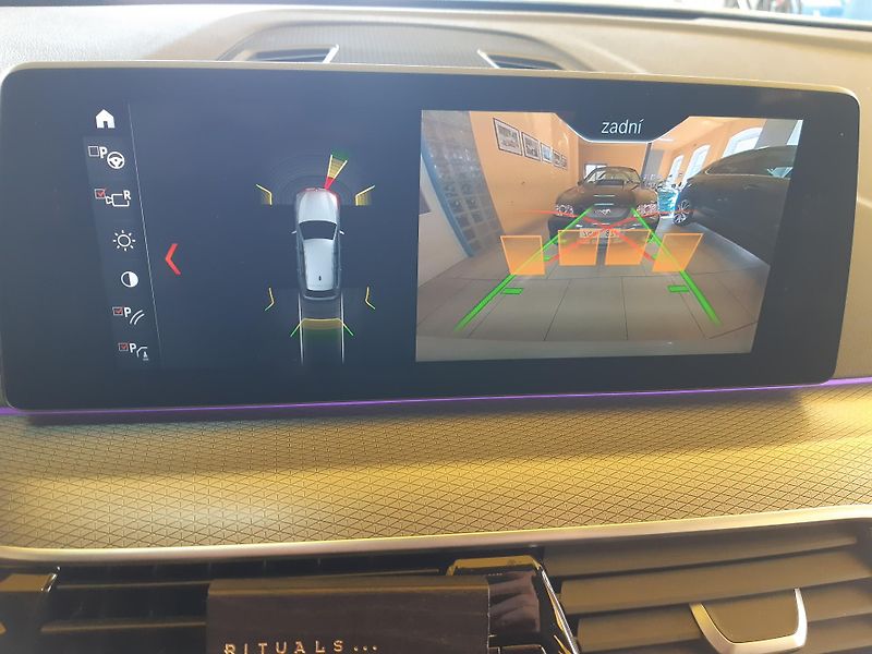 BMW Řada 5 520d XDRIVE M-PAKET - fotka 11 z 32