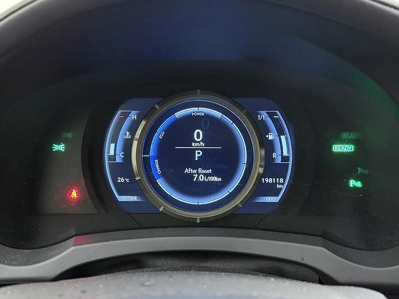 Lexus IS 300h 2.5F SportLine 162kW Ventilace - fotka 5 z 15