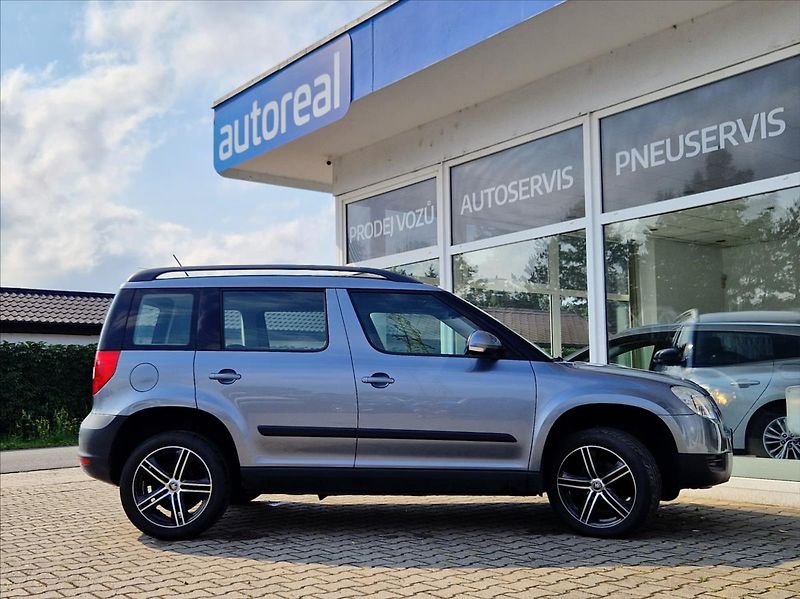 Škoda Yeti 2,0 TDI AC NAVI VÝHŘEVY - fotka 6 z 30