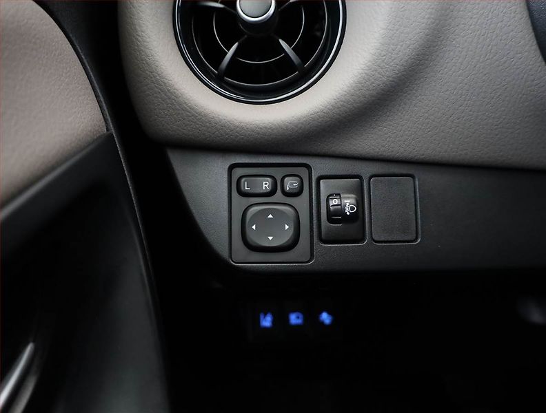 Toyota Yaris (2017) 1.5 Dual VVT-i, Automat, ČR - fotka 16 z 19