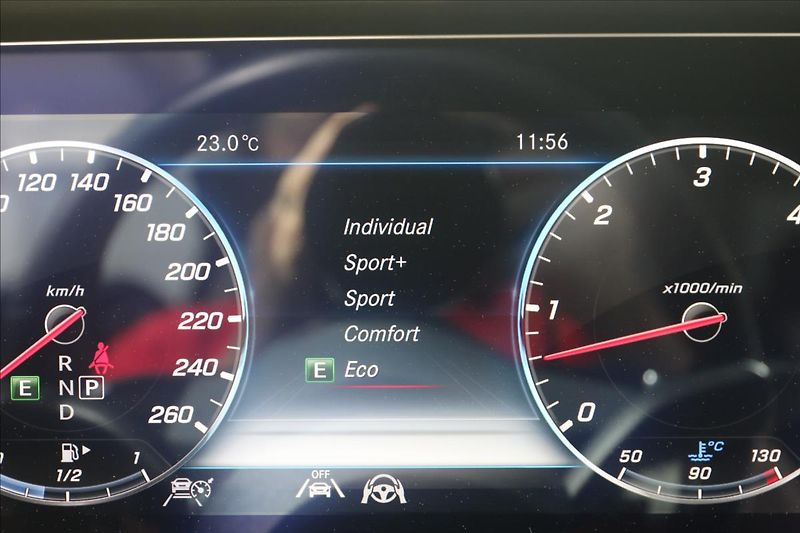 Mercedes-Benz Třídy E 4 MATIC,ČR,DPH,59TKM - fotka 20 z 38