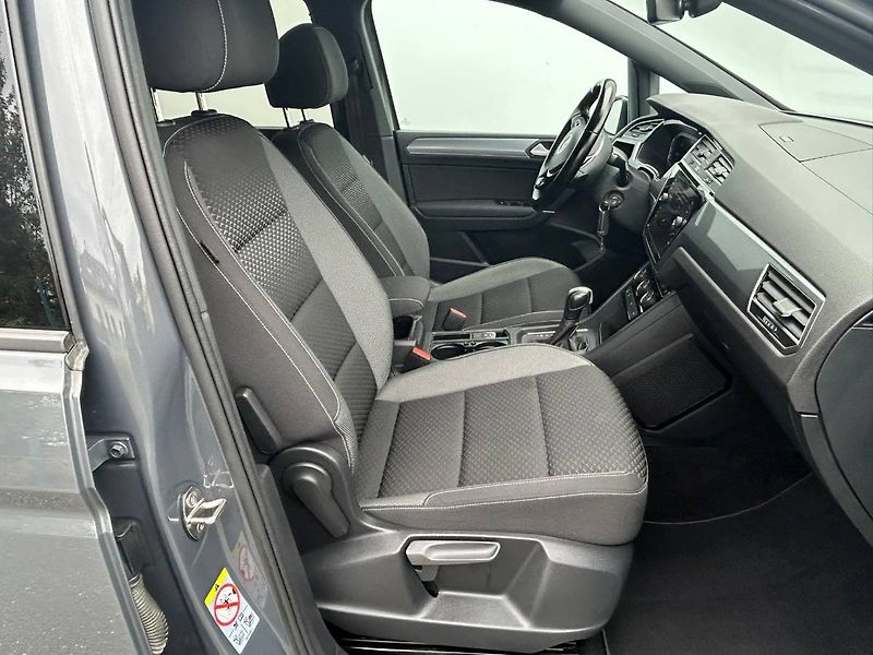 Volkswagen Touran (2022) 2.0 TDI DSG 7míst tažné - fotka 9 z 33