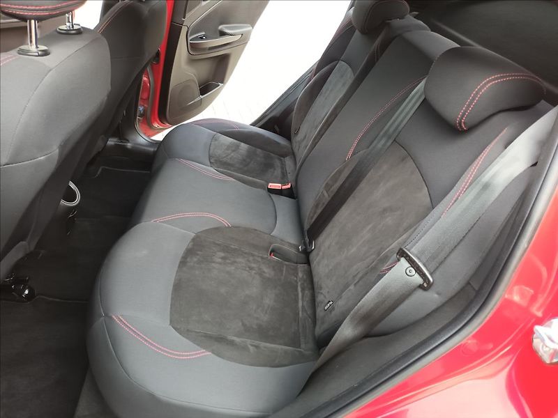 Alfa Romeo Giulietta 1,6 1.6 JTD,77KW,SPRINT,TAŽNÉ, - fotka 17 z 42