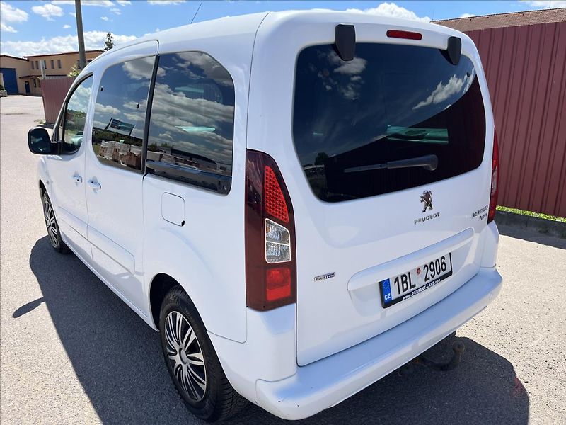 Peugeot Partner 1,6 HDi 5MÍST KLIM ROZVODY DPH - fotka 8 z 39