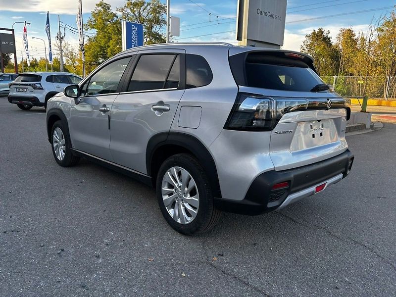 Suzuki S-Cross 4x4 Premium - fotka 5 z 10