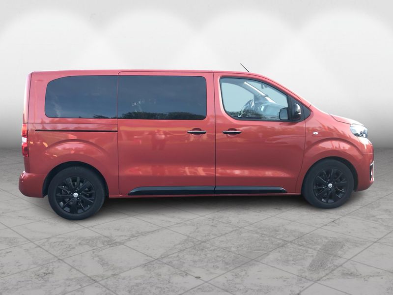 Toyota ProAce 2.0D4-D VIP AT L1 - fotka 8 z 29
