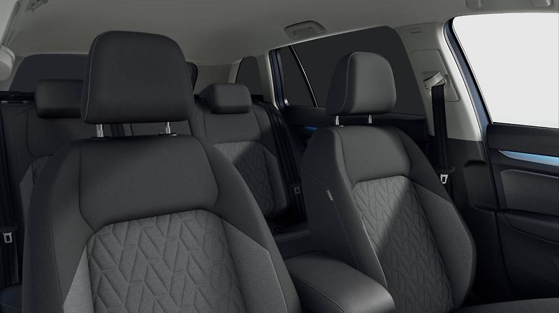 Volkswagen Golf (2026) People 6G 1,5TSI - fotka 5 z 9