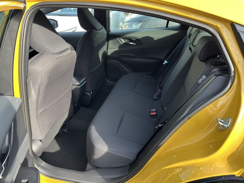Toyota Prius 2.0L PHEV Prestige - fotka 9 z 25