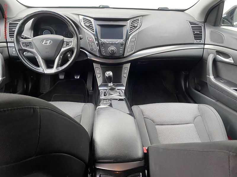 Hyundai i40 (2017) 1.7 CRDi, ČR, AC, park.čidla - fotka 8 z 19