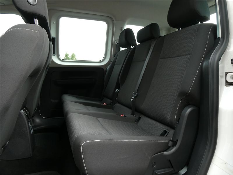Volkswagen Caddy 2,0 TDi 1.majitel,závěs,tempom - fotka 18 z 49