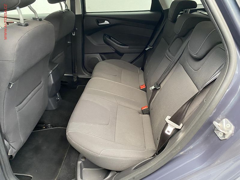 Ford Focus (2012) 1.6TDCi, ČR, AC, tempo - fotka 10 z 16
