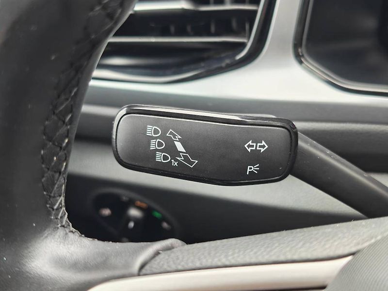 Volkswagen T-Roc Life 6G 1,0TSI - fotka 13 z 22