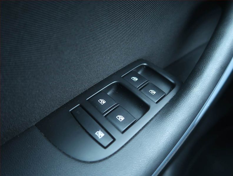 Opel Zafira (2017) 2.0 CDTI, Automat, Tempomat - fotka 14 z 15