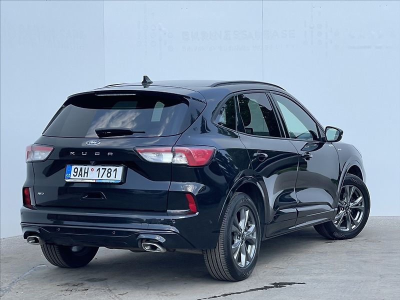Ford Kuga 2,0 EcoBlue AWD A8 ST-Line X - fotka 3 z 23