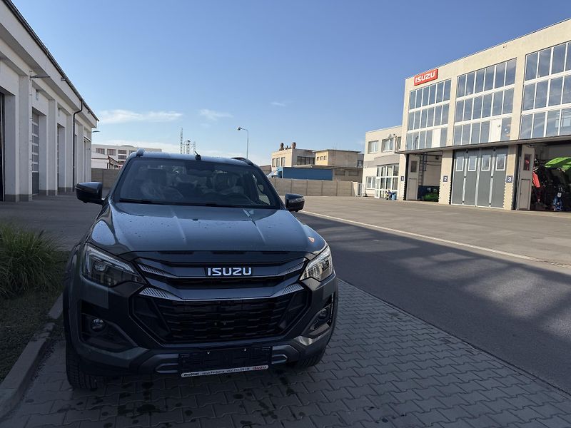 Isuzu D-Max (2026) Double Cab 2,2l V-CROSS A/T - fotka 3 z 20