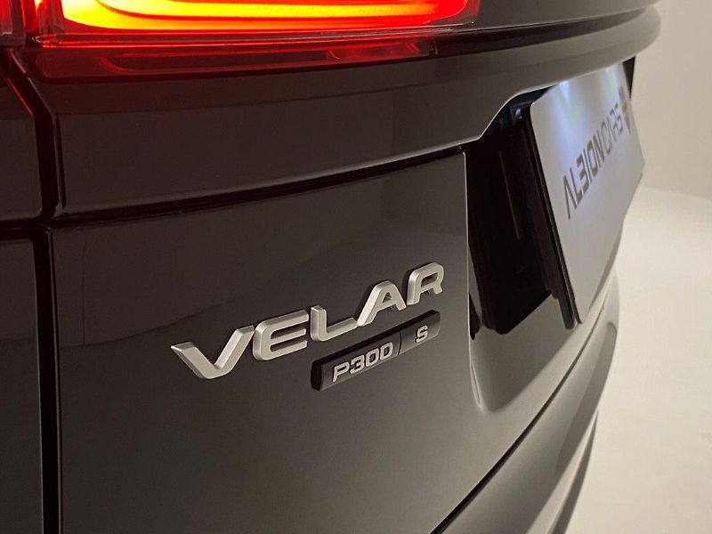 Land Rover Range Rover Velar (2018) - fotka 39 z 40