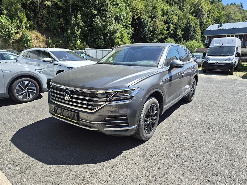 Volkswagen Touareg 3,0TDi 170kw 4x4 DSG TZ 19ALU - fotografie inzerátu