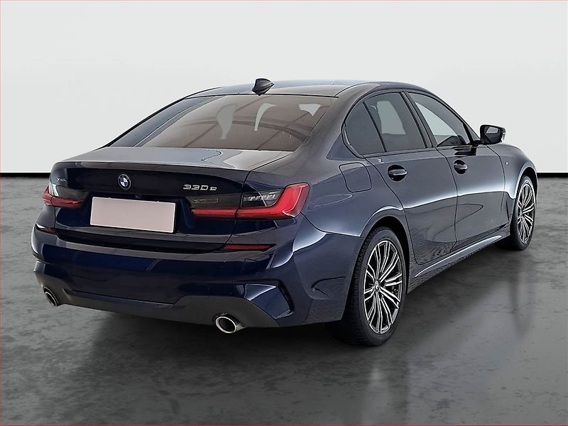 BMW Řada 3 (2021) 330 e xDrive - fotka 5 z 24
