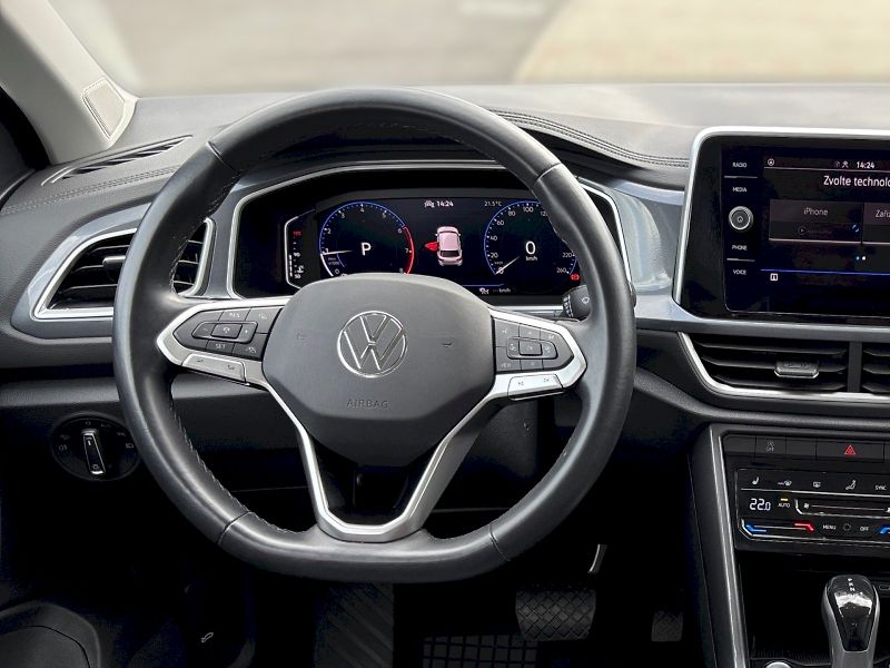 Volkswagen T-Roc (2023) STYLE 1,5 TSI 110 KW DSG - fotka 17 z 29