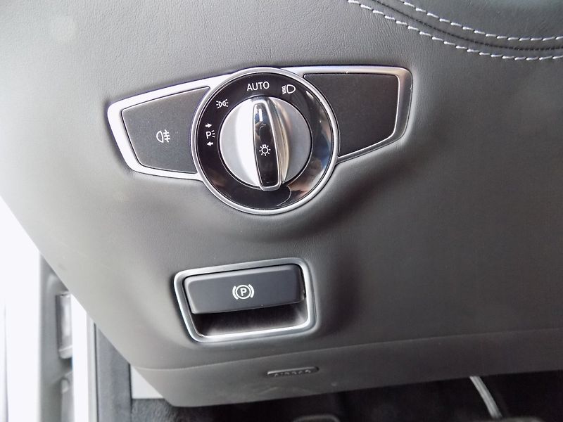 Mercedes-Benz Třídy S (2015) 63AMG/4Matic/2.maj.ČR/LED/ - fotka 25 z 50