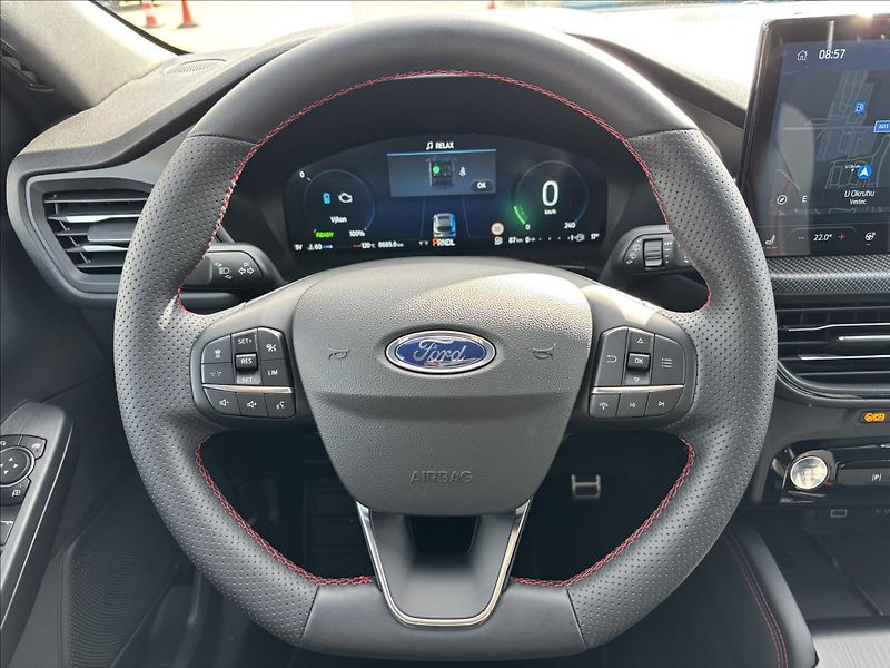 Ford Kuga 2,5 HEV 138kW ST-Line X AWD - fotka 22 z 38