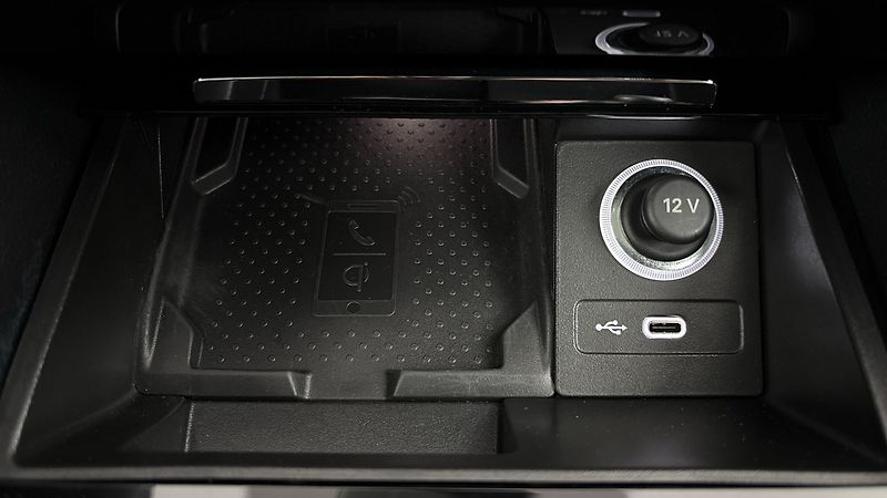 Škoda Superb 2.0 TDI DSG L&K Combi - fotka 27 z 34