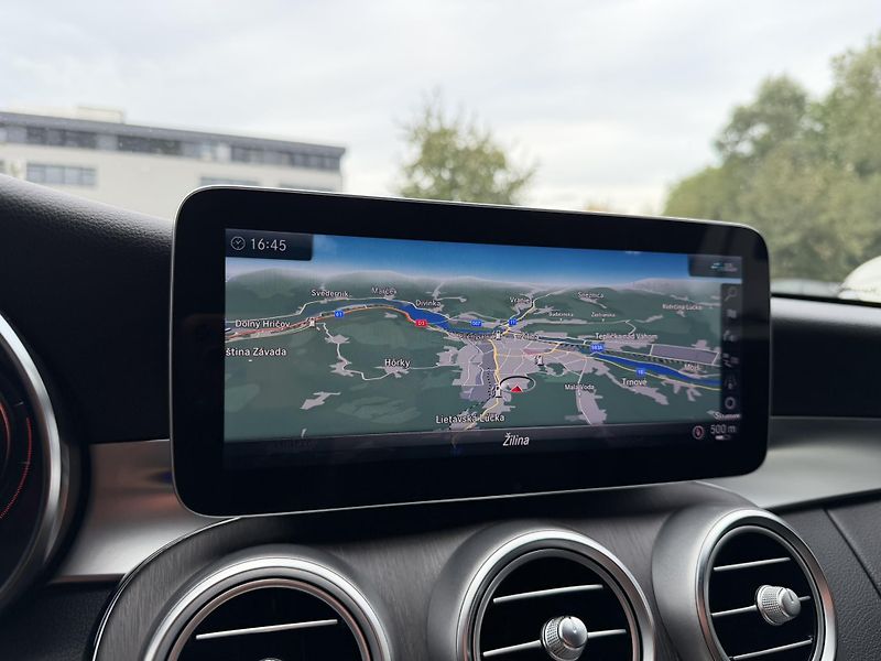 Mercedes-Benz Třídy C (2018) C 200 4Matic AMG Line - fotka 31 z 46