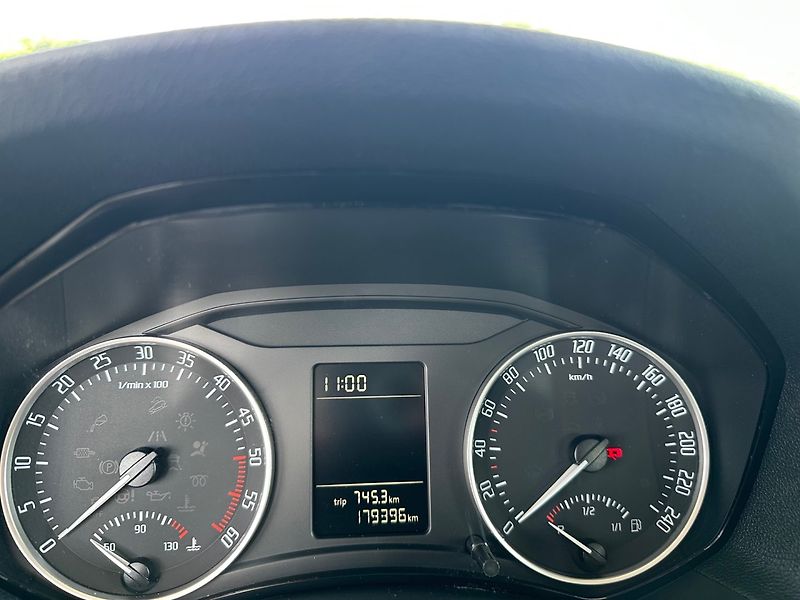 Škoda Octavia (2012) 2.0TDi 4x4 PO VELKÉM SERVISU - fotka 10 z 15