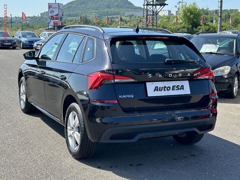 Škoda Kamiq (2022) 1.0 TSi, Active, +kola - fotka 6 z 17