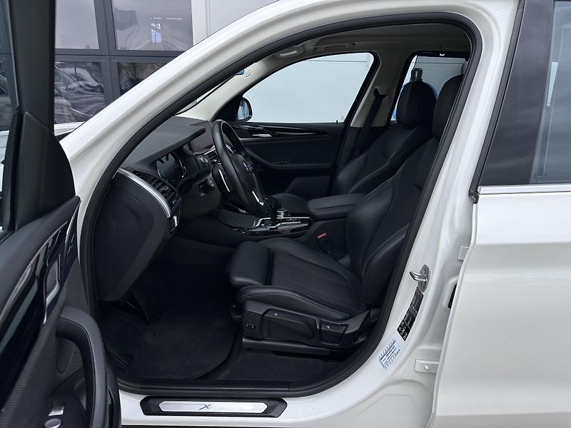 BMW X3 xDrive30d Model X-Line - fotka 7 z 27