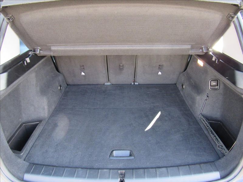 BMW X1 1,5 T sDrive 18i Manuál - fotka 28 z 32