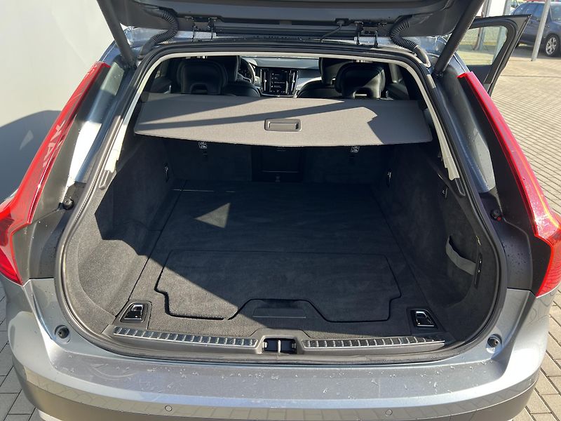 Volvo V90 (2019) 2.0d*173Kw*CrossCountry*4x4*AT - fotka 32 z 43