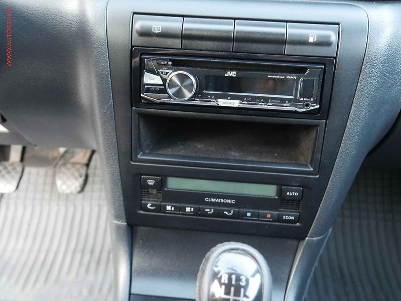 Škoda Octavia (2007) 1.6i, ČR, servis.kniha - fotka 11 z 16