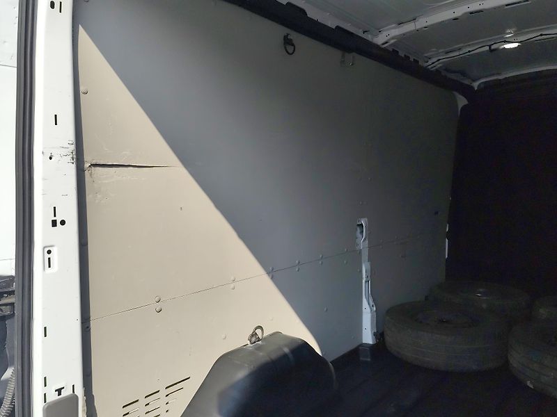 Ford Transit (2023) - fotka 17 z 19
